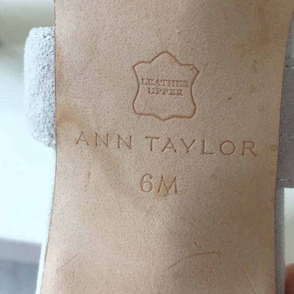 Ann Taylor gray heel - Picture 6 of 8